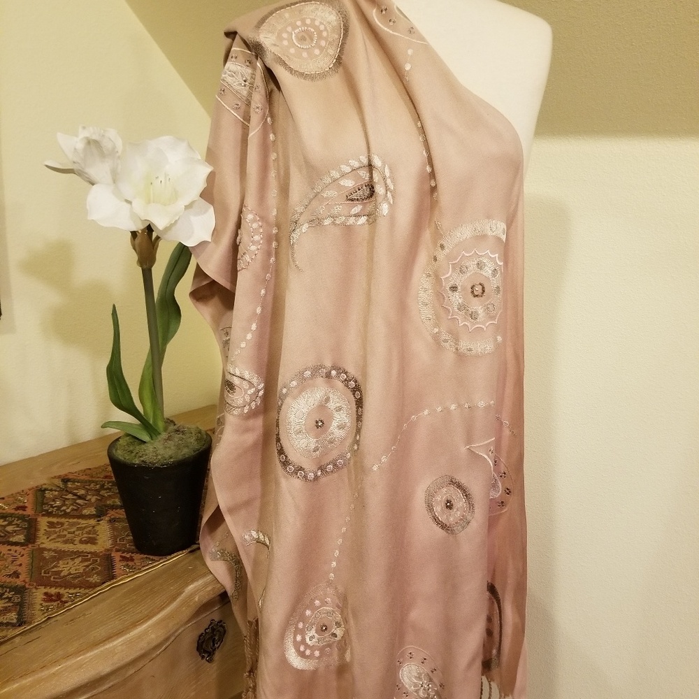 Detailed Pier 1 Scarf